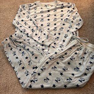 Peanuts Snoopy Light & Dark Blue Women’s PJ Set

Size L